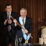 Suárez encabeza su primer 27 de abril como gobernador y podría anunciar un bono