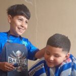 Tiene 12 años, aprendió barbería para sanar un dolor y sueña con tener su propia casa y barbería