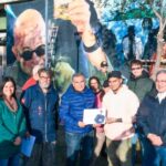 En representación de la municipalidad el secretario Benavente concurrió al homenaje que se realizó al Indio Solari