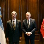 El gobernador Elías Suárez recibió en casa de gobierno a destacados juristas de Brasil y Paraguay